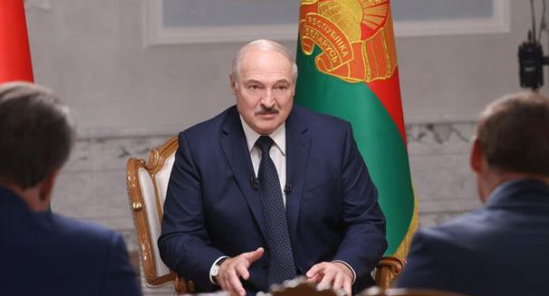 Лукашенко про Конституцію й вибори: Потрібен “міцний лідер”, Україна – приклад