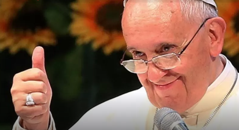 Папа Римський вподобав оголене фото моделі: у Ватикані скандал