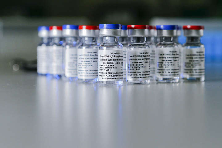 Урядовці відкидають можливість використання вакцини «Супутник V»