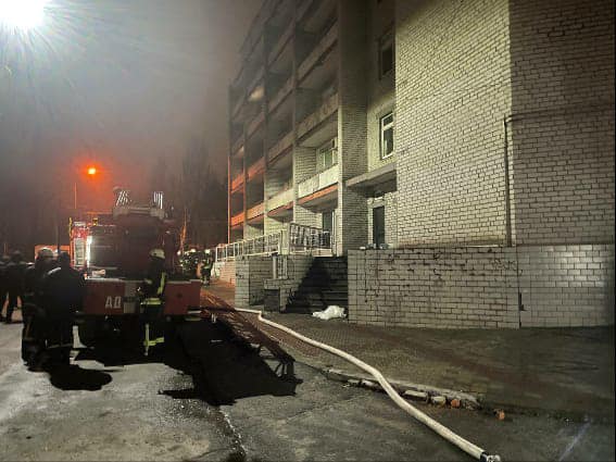 Пожежа в лікарні у Запоріжжі: у COVID-відділенні загинули три пацієнтки і лікар, відкрито провадження