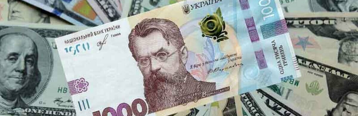 “Якщо станеться це, долар перевалить за психологічну межу”: експерти сказали, чого чекати українцям в обмінниках