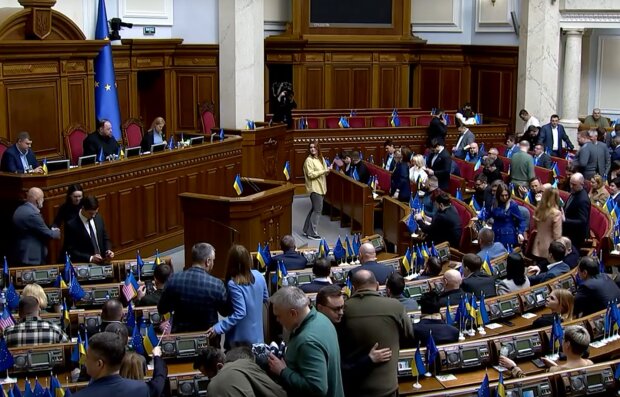 Українці залишаться без пенсій: Рада провалила важливий закон – грошей не буде